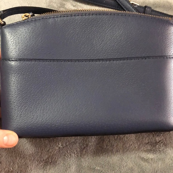 Kate Spade crossbody purse with cash up to $5 - Picture 4 of 5